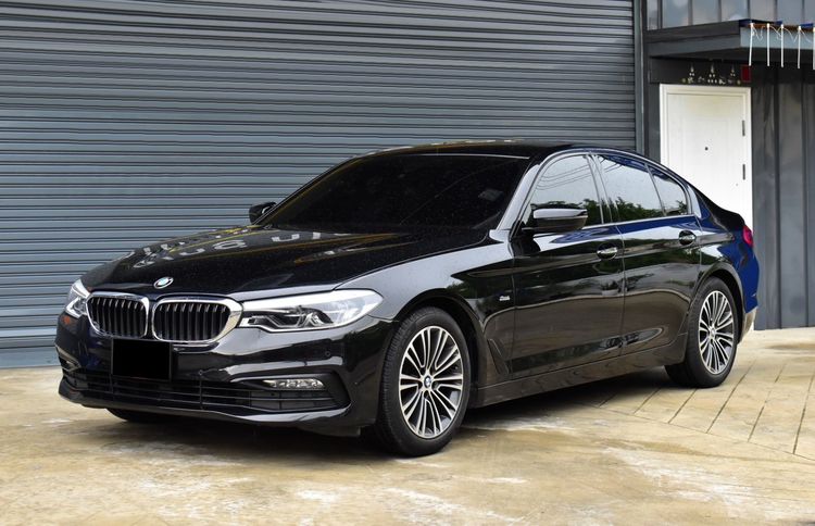 รถ BMW Series 5 520d สี ดำ