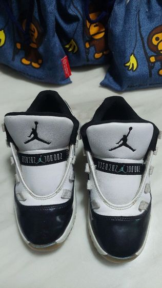รองเท้าเด็กเล็ก Air Jordan 11 Retro ของแท้ รูปที่ 4