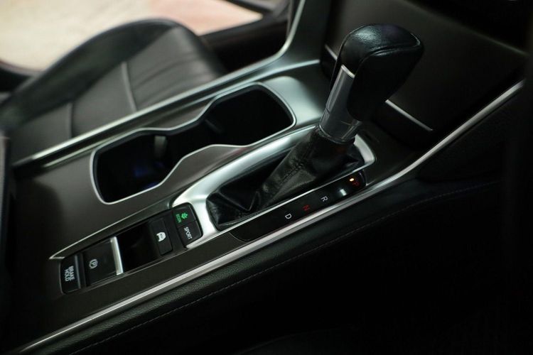 Honda Accord 2020 2.0 Hybrid Tech Sedan ไฮบริด ไม่ติดแก๊ส เกียร์อัตโนมัติ บรอนซ์เงิน รูปที่ 3