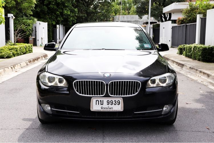 รถ BMW Series 5 520i สี ดำ