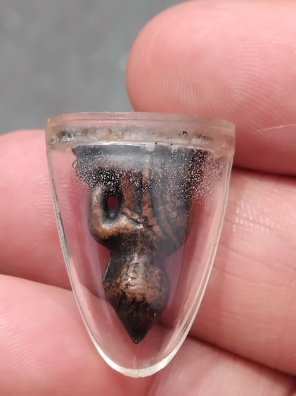 พระชัยวัฒน์ เนื้อโลหะ ขี้เบ้าเดิมตามซอกองค์พระ สวย คม ชัด ดูง่าย แท้ เก่าจริง หายาก เลี่ยมพลาสติก ไม่รู้ที่ พุทธคุณท่านครบเครื่องด้านเมตตามห รูปที่ 4