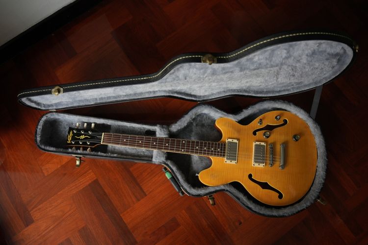 กีตาร์ Vintage AVH3 Semi-Hollow Electric รูปที่ 4