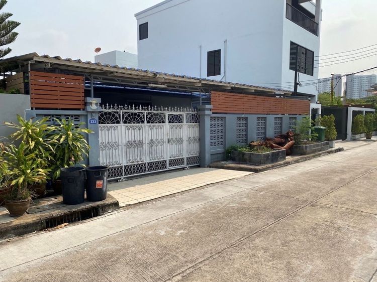 ไม่มี ให้เช่าบ้านเดี่ยวชั้นเดียว ขนาด 61 ตร.ว. ซอยประชาราษฏร์บำเพ็ญ 10 ใกล้เซ็นทรัล พระราม 9 ห้วยขวาง รูปที่ 2