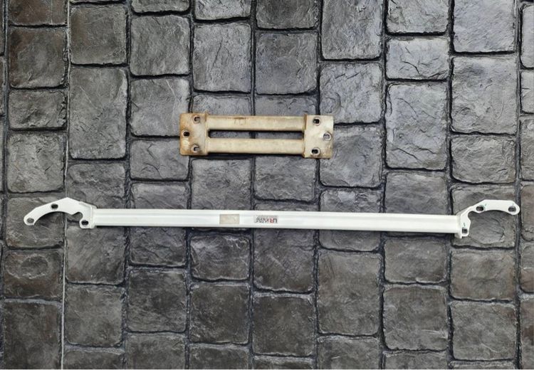 อื่นๆ ค้ำโช็ค ultra racing ใส่ bmw f30