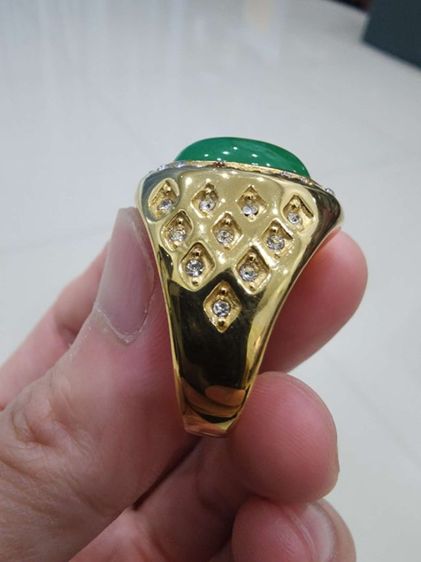 แหวน หัวสีเขียวคล้าย หยก ขายตามสภาพ เขียน 18K ในตัวเรือน ไม่ได้รับประกันของใหม่เก่าเก็บ รุ่นเก่าหายาก สวย ล้อมเพชร พร้อมส่งครับพี่ๆ รูปที่ 9