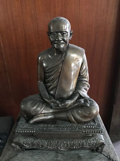 พระบูชาหลวงพ่อปาน 9นิ้ว รุ่นเททอง49 รูปที่ 2