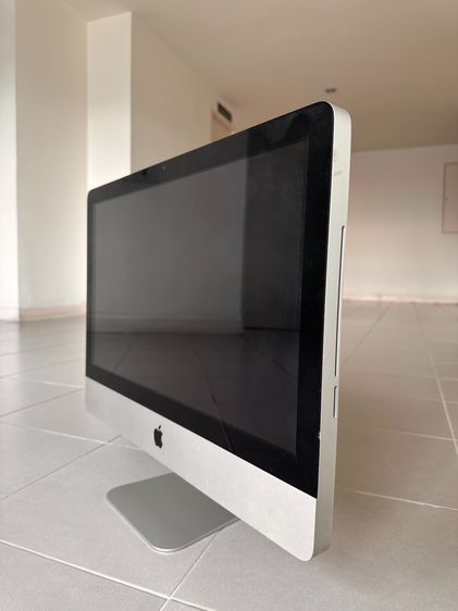 เสีย Apple iMac รุ่น 21.5 นิ้ว เสีย ไฟเข้า ไม่มีแรม ไม่ HDD ไม่มีสายไฟ มีแค่ตัวเครื่องตามรูป