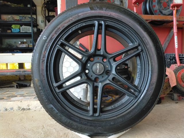 แม็กlenso แท้ ขอบ17 พร้อมยางมิชลิน 215 55 17 ปลายปี22 ยางสวย ใส่รถ 5 รู 114 ได้ทุกรุ่น เช่นcamry accord innova  ยางสวยทุกเส้น รูปที่ 2