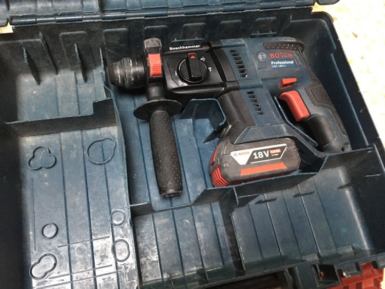 สว่าน แบตเตอรี่ไร้สาย 18 V BOSCH GBH 180-Lพร้อมกล่องแบตเตอรี่หนึ่งก้อนสภาพดีสวยพร้อมใช้งาน รูปที่ 2