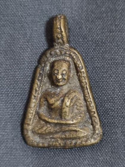 หลวงพ่อเงินจอบใหญ่