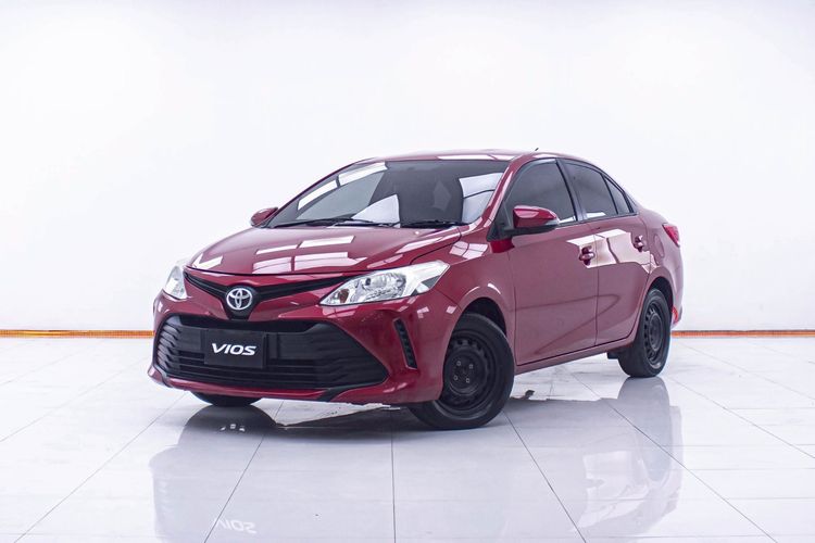 รถ Toyota Vios 1.5 J สี แดง