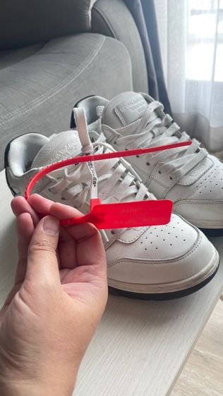 รองเท้าผ้าใบ Off-White รูปที่ 8