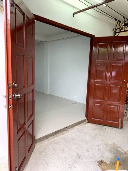 ไม่ใช่ ขายทาวเฮ้าส์ 2 ชั้น 1 ห้องนอน 2 ห้องน้ำ 1 ห้องโถง 1 ห้องเก็บของ ซอยประชาราษฎร์ 16 รีโนเวทใหม่ รูปที่ 2