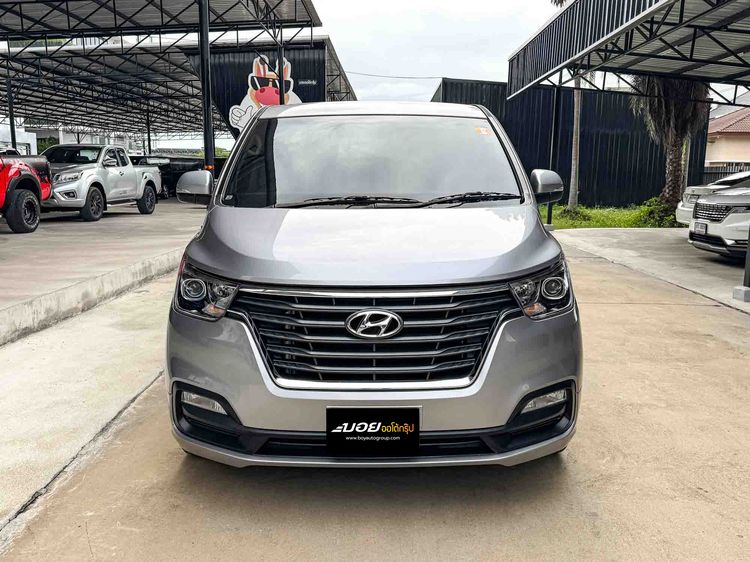 Hyundai H-1  2020 2.5 Maesto Touring Utility-car ดีเซล ไม่ติดแก๊ส เกียร์อัตโนมัติ บรอนซ์เงิน รูปที่ 2