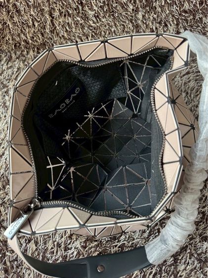 กระเป๋าคล้องไหล่ Bao Bao  11“ รูปที่ 16