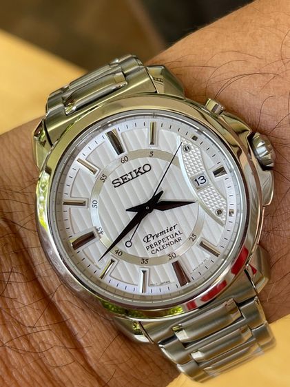 SEIKO Premier Perpetual Calendar White Dial  รุ่น SNQ155P1 รูปที่ 18