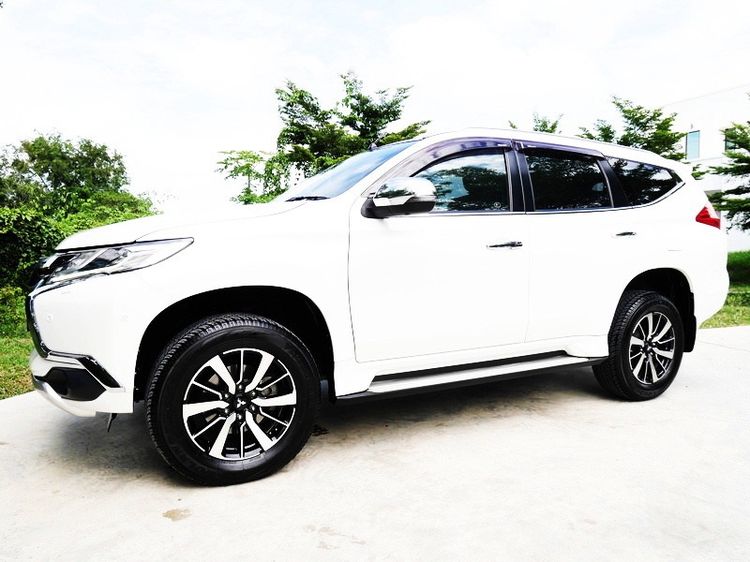 รถ Mitsubishi Pajero Sport 2.4 GT Premium สี ขาว