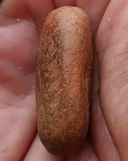 พระเนื้อดิน พิมพ์ 2 หน้าเก่าๆ สูง 3 ซ.ม.เศษ พระบ้านเก่าเก็บหลายสิบปี ไม่ทราบกรุ-เกจิท่านใดสร้าง รูปที่ 4