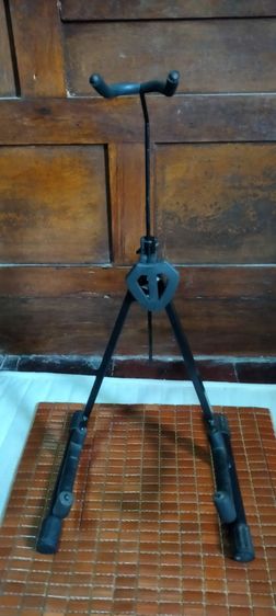 


กีตาร์โปร่งไฟฟ้า Enya 
พร้อมขาตั้ง คาร์โป้ , ทีตั้งเสียง joyo ของสะสมเล่นน้อยมาก (นัดรับ) รูปที่ 14