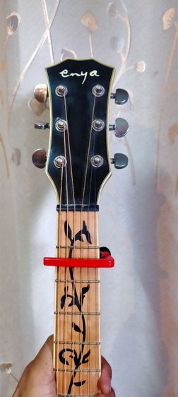 


กีตาร์โปร่งไฟฟ้า Enya 
พร้อมขาตั้ง คาร์โป้ , ทีตั้งเสียง joyo ของสะสมเล่นน้อยมาก (นัดรับ) รูปที่ 6