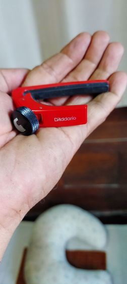 


กีตาร์โปร่งไฟฟ้า Enya 
พร้อมขาตั้ง คาร์โป้ , ทีตั้งเสียง joyo ของสะสมเล่นน้อยมาก (นัดรับ) รูปที่ 9