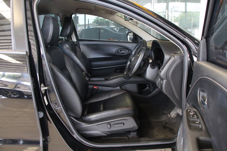 Honda HR-V 2017 1.8 E Utility-car เบนซิน ไม่ติดแก๊ส เกียร์อัตโนมัติ ดำ รูปที่ 3