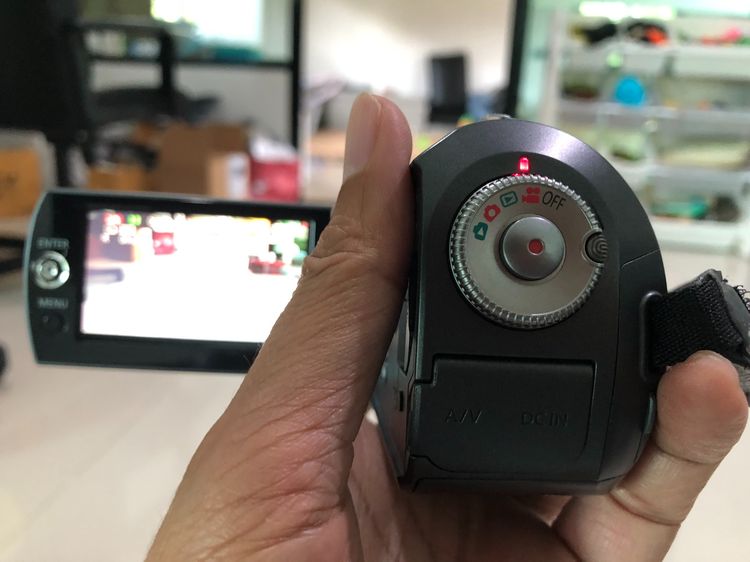 กล้องถ่ายวิดีโอ Panasonic SDR-S26 รูปที่ 2