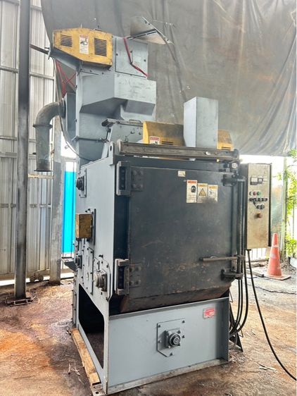 เครื่องยิงทรายสายพานหมุน พร้อมตู้ดูดฝุ่นสภาพดี แบรนด์Sinto ญี่ปุ่น