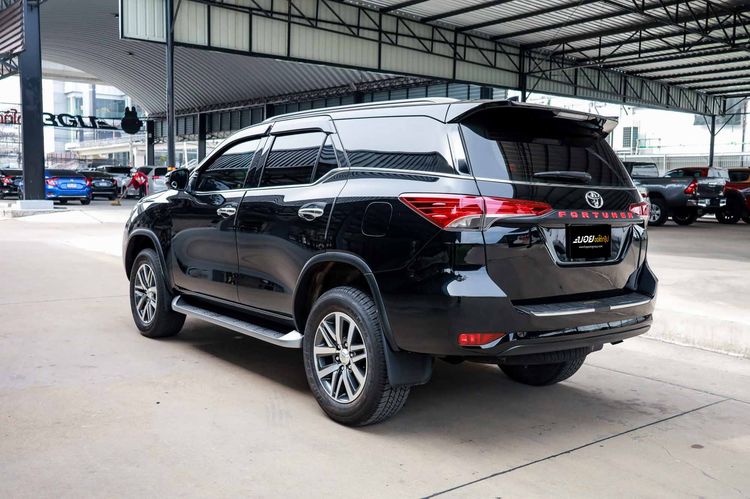 Toyota Fortuner 2019 2.4 V Utility-car ดีเซล ไม่ติดแก๊ส เกียร์อัตโนมัติ ดำ รูปที่ 4