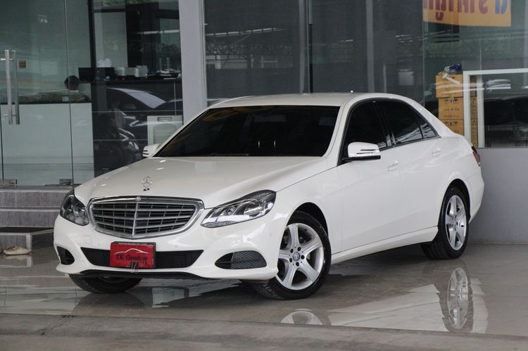รถ Mercedes-Benz E-Class E200 สี ขาว