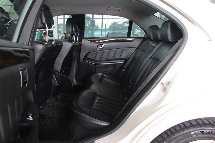 Mercedes-Benz E-Class 2014 E200 Sedan เบนซิน ไม่ติดแก๊ส เกียร์อัตโนมัติ ขาว รูปที่ 4