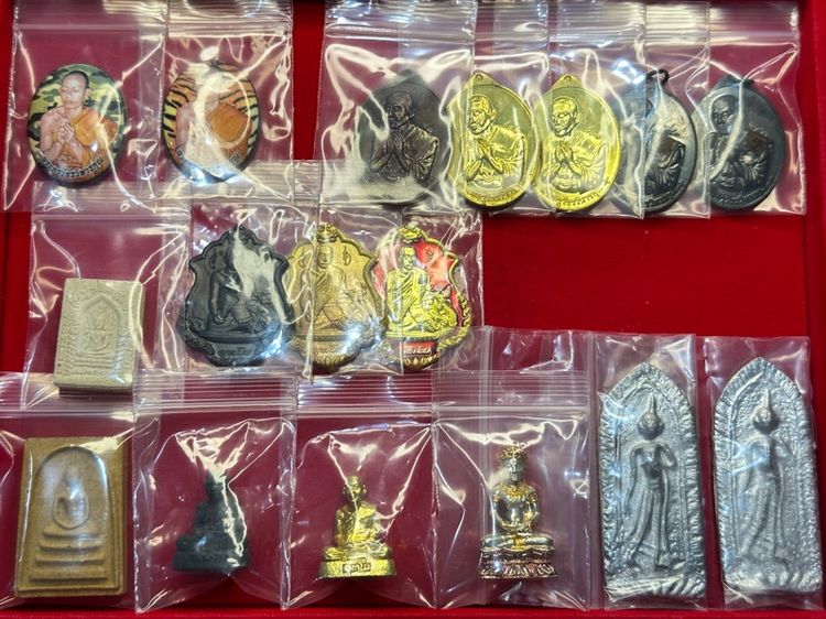 วัตถุมงคลอาจารย์อุทัย อุทโย วัดวิหารสูง