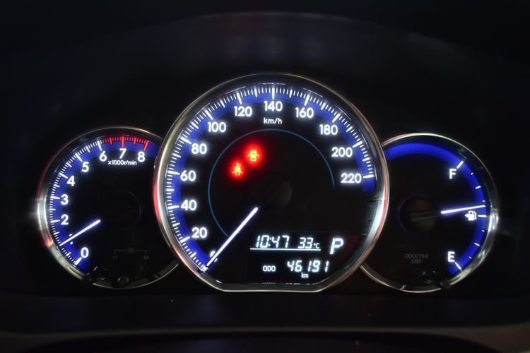 Toyota Yaris ATIV 2022 1.2 Sport Sedan เบนซิน ไม่ติดแก๊ส เกียร์อัตโนมัติ เทา รูปที่ 2