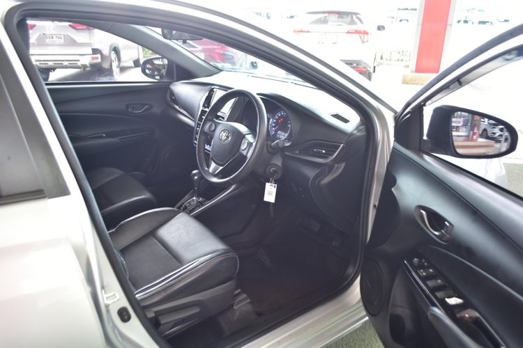 Toyota Yaris ATIV 2022 1.2 Sport Sedan เบนซิน ไม่ติดแก๊ส เกียร์อัตโนมัติ เทา รูปที่ 4