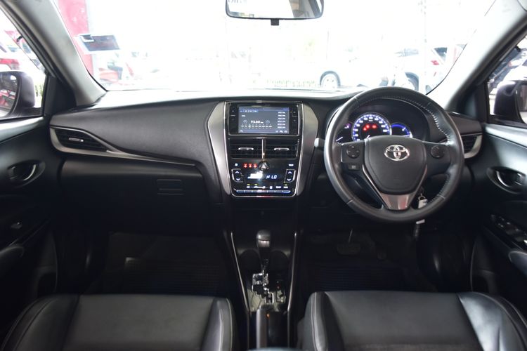 Toyota Yaris ATIV 2022 1.2 Sport Sedan เบนซิน ไม่ติดแก๊ส เกียร์อัตโนมัติ เทา รูปที่ 3