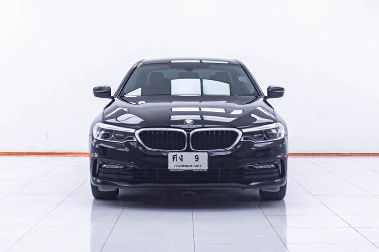 BMW Series 5 2020 530e Sedan ปลั๊กอินไฮบริด (PHEV) ไม่ติดแก๊ส เกียร์อัตโนมัติ ดำ รูปที่ 4