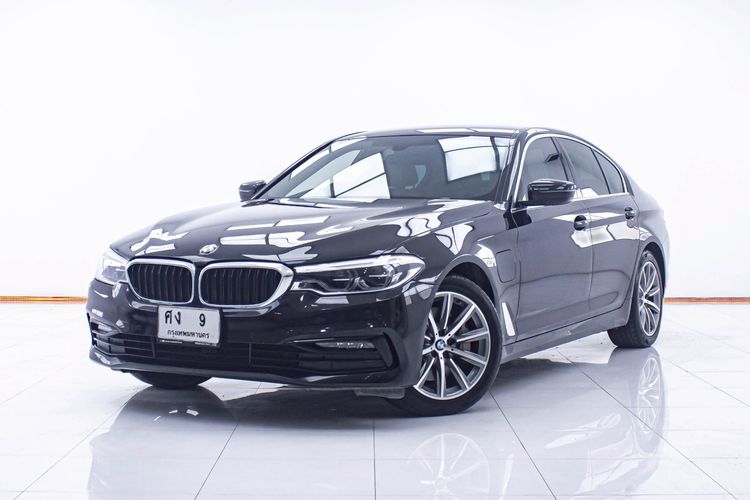 รถ BMW Series 5 530e สี ดำ