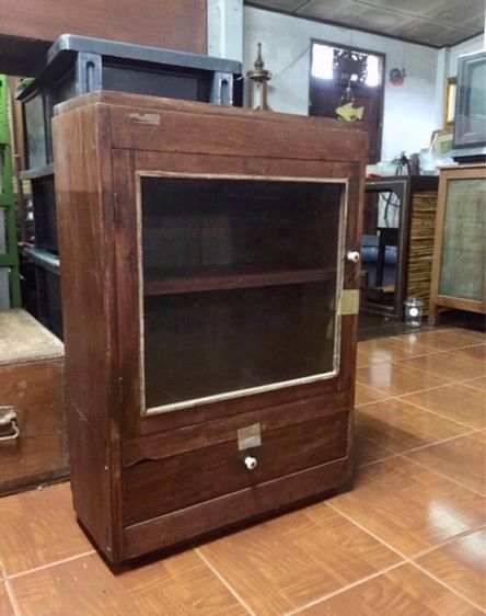 ตู้ไม้สักโบราณ