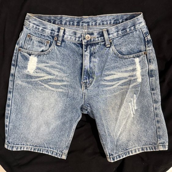 กางเกงยีนส์ขาสั้น