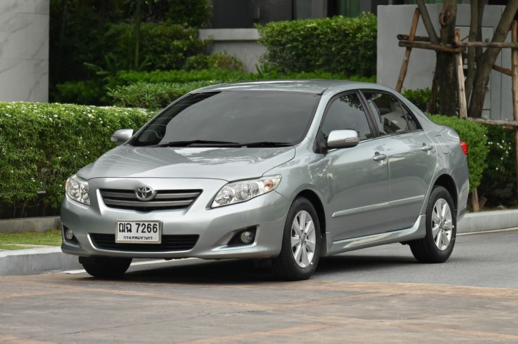 รถ Toyota Altis 1.6 E สี เทา