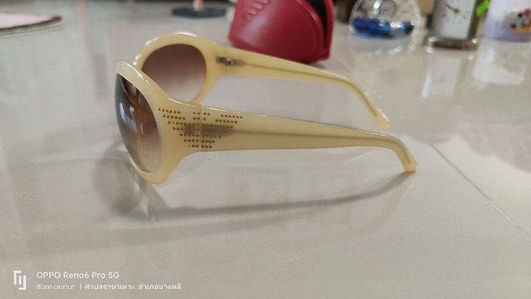 แว่นกันแดด Emporio Armani สีครีม ดีไซน์สไตล์วินเทจ
เอ็มโปริโอ อาร์มานี่
กล่องใส่แว่นตาแบบมีซิปสีแดง EMPORIO ARMANI
ราคา1050 รส รูปที่ 6