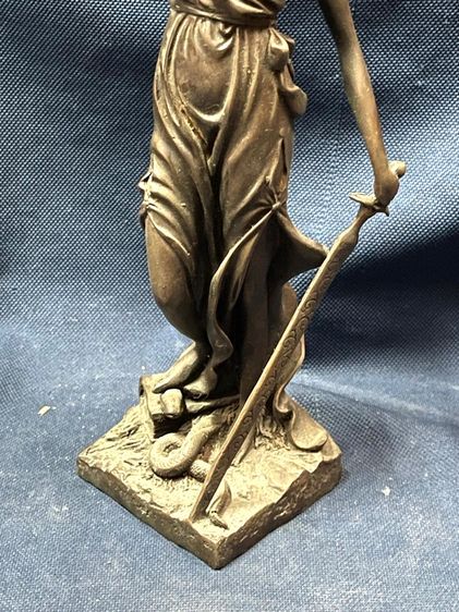 รูปปั้น Lady Justice สัญลักษณ์แห่งความยุติธรรม ทองเหลืองสะสม รูปที่ 4