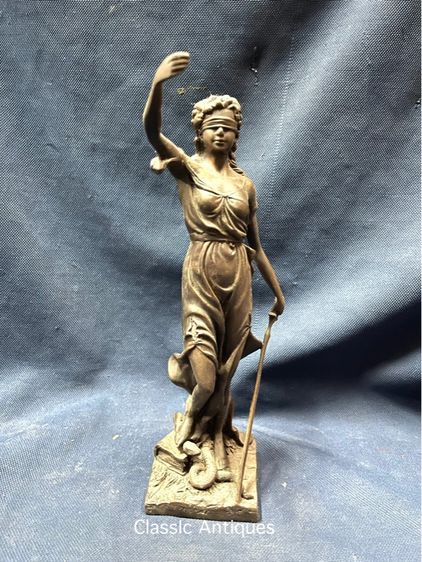 รูปปั้น Lady Justice สัญลักษณ์แห่งความยุติธรรม ทองเหลืองสะสม