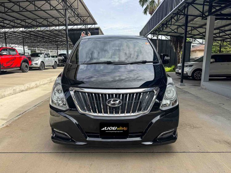Hyundai H-1  2018 2.5 Deluxe Utility-car ดีเซล ไม่ติดแก๊ส เกียร์อัตโนมัติ ดำ รูปที่ 2