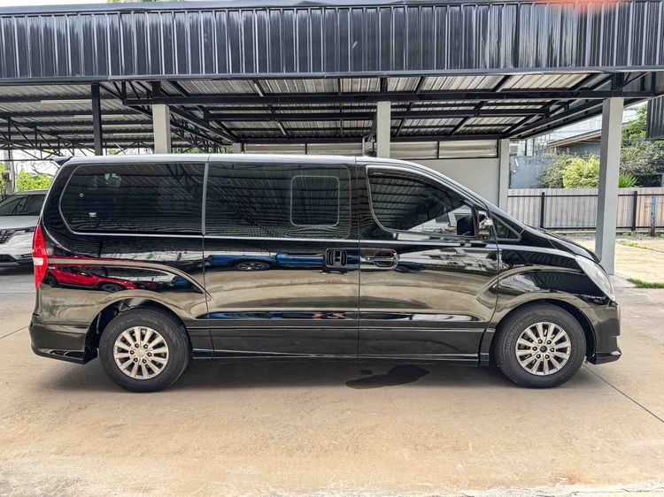 Hyundai H-1  2018 2.5 Deluxe Utility-car ดีเซล ไม่ติดแก๊ส เกียร์อัตโนมัติ ดำ รูปที่ 4