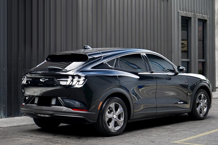 Ford Mustang 2021 Mach-E Utility-car ไฟฟ้า เกียร์อัตโนมัติ ดำ รูปที่ 3