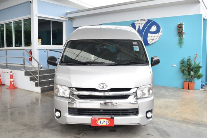 Toyota Commuter 2019 3.0 Van ดีเซล เกียร์ธรรมดา เทา รูปที่ 2