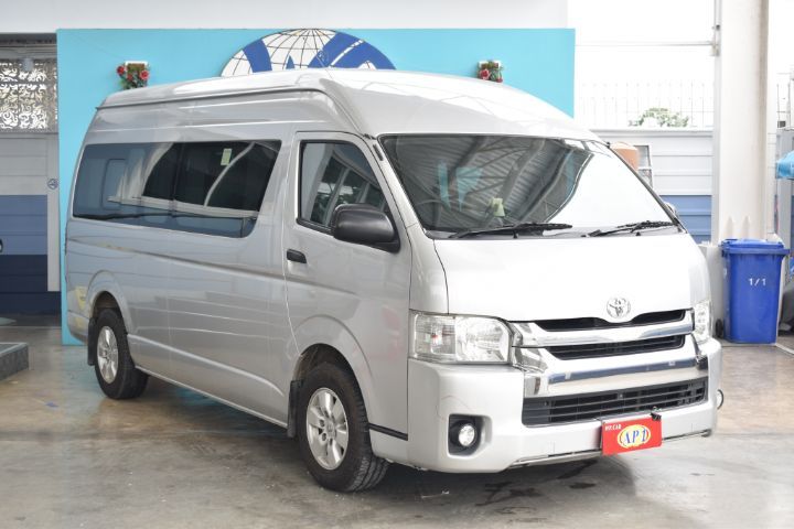 รถ Toyota Commuter 3.0 สี เทา