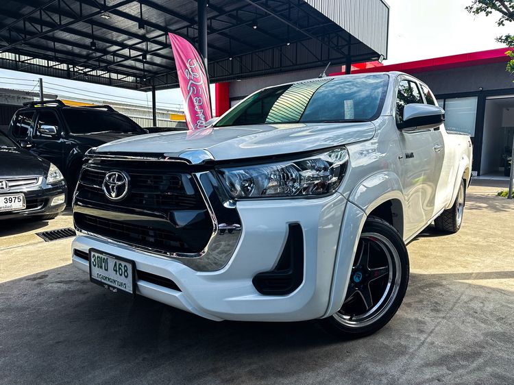 รถ Toyota Hilux Revo 2.4 Z Edition Mid สี ขาว