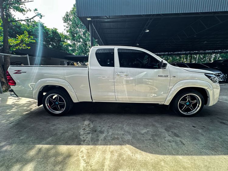 Toyota Hilux Revo 2021 2.4 Z Edition Mid Pickup ดีเซล เกียร์ธรรมดา ขาว รูปที่ 4